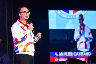 Cayetano bumuwelta sa mga 'paninira' sa SEA Games; media pumalag