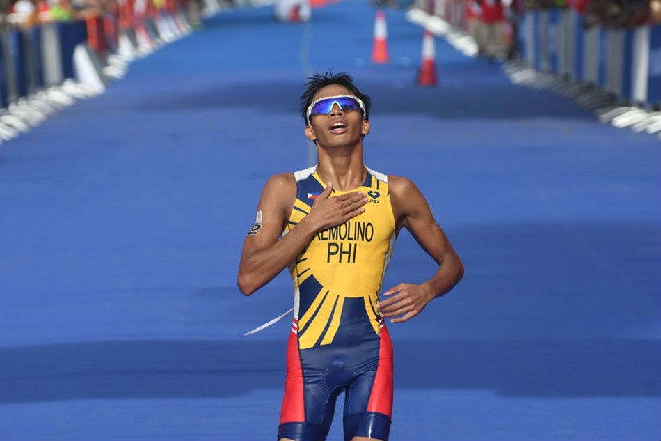 SEA Games: 1st gold for Philippines, as hosts deliver in triathlon 2