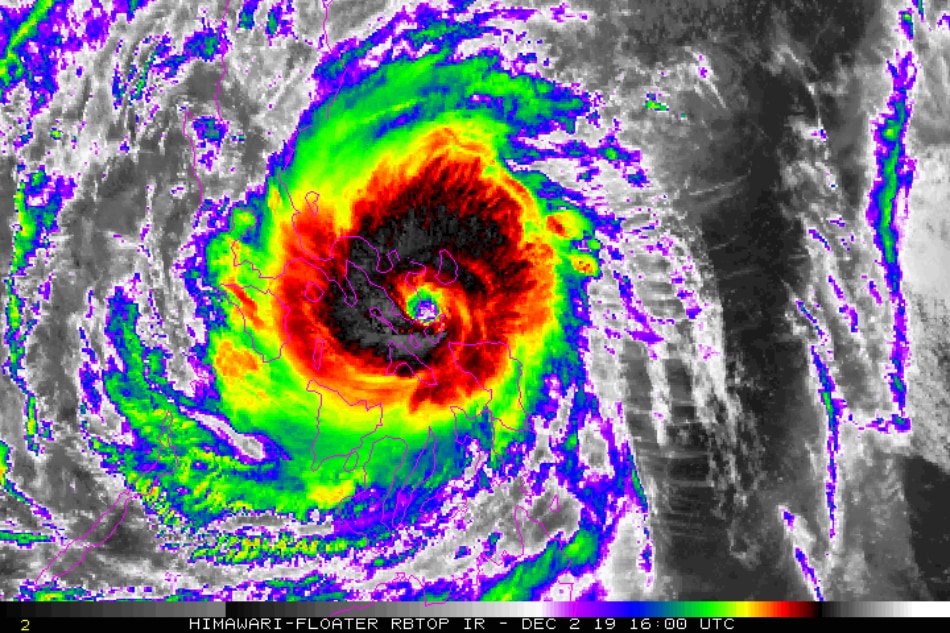 Typhoon Tisoy slams into Sorsogon | ABS-CBN News