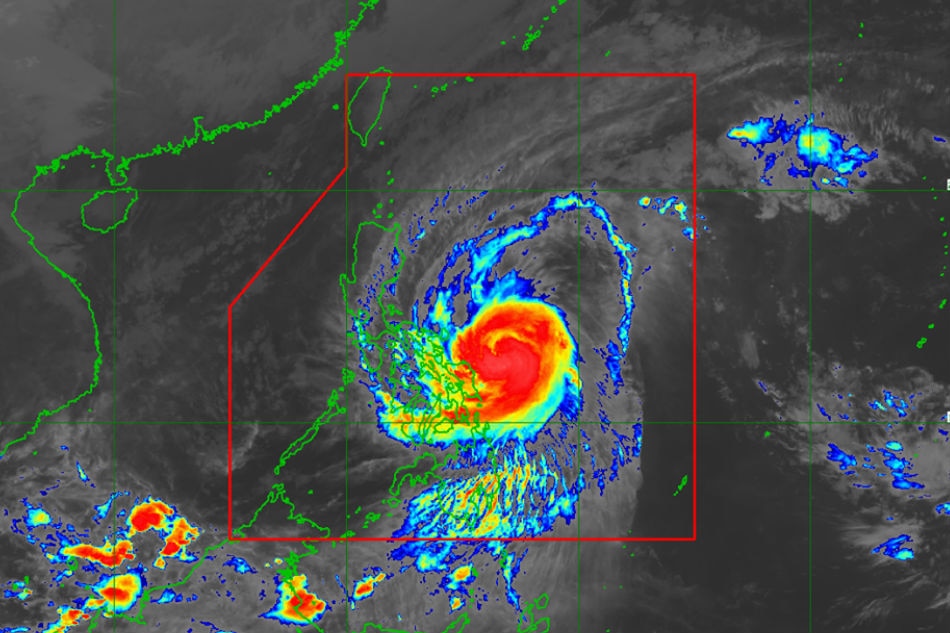 Storm signal 3 up in more areas as Tisoy nears Luzon 1