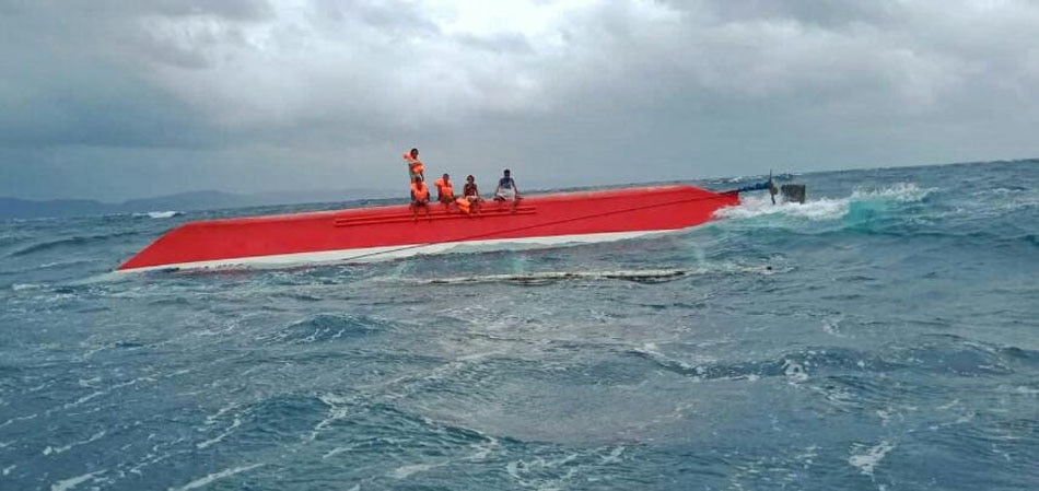 5 Rescued As Boat Capsizes Off Masbate | ABS-CBN News