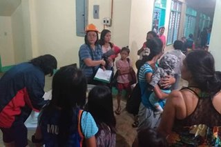 Mga residente ng coastal barangays sa ilang bayan sa Cebu, lumikas na