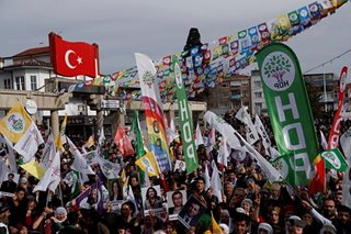 Thousands rally for Turkish hunger strikers