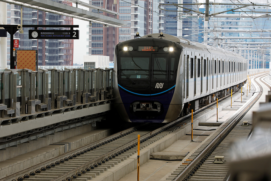 Traffic choked Jakarta battles epic gridlock with new MRT Traffic choked Jakarta battles epic gridlock with new MRT