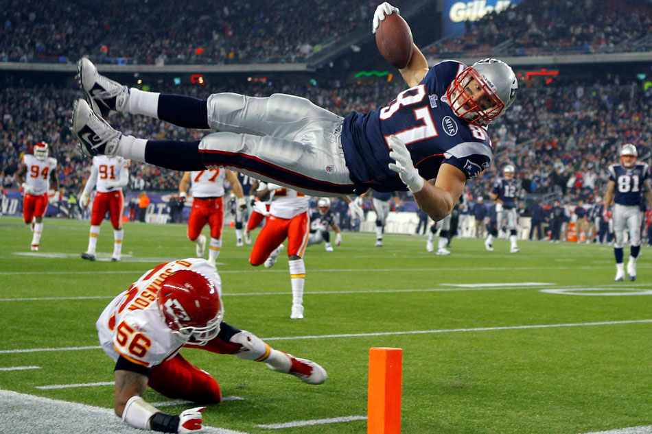 NFL: Patriots' tight end Gronkowski announces NFL ...