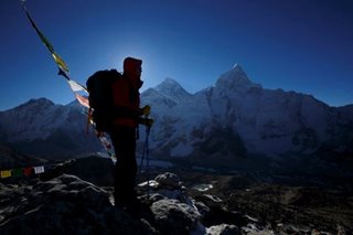 American climber dies on descent from summit of Mount Everest