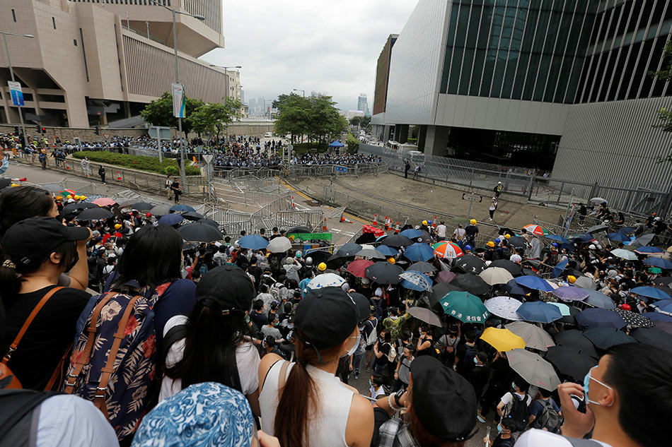 Chinese military to get dock in Hong Kong, despite tensions | ABS-CBN News