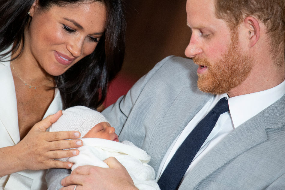 Harry, Meghan announce private christening of son 1