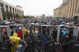 Thousands join Moscow opposition rally after crackdown