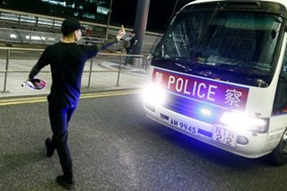 Blockade, beating, pepper spray on 2nd day of Hong Kong airport chaos