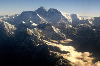 COVID threatens Everest climbing comeback plans