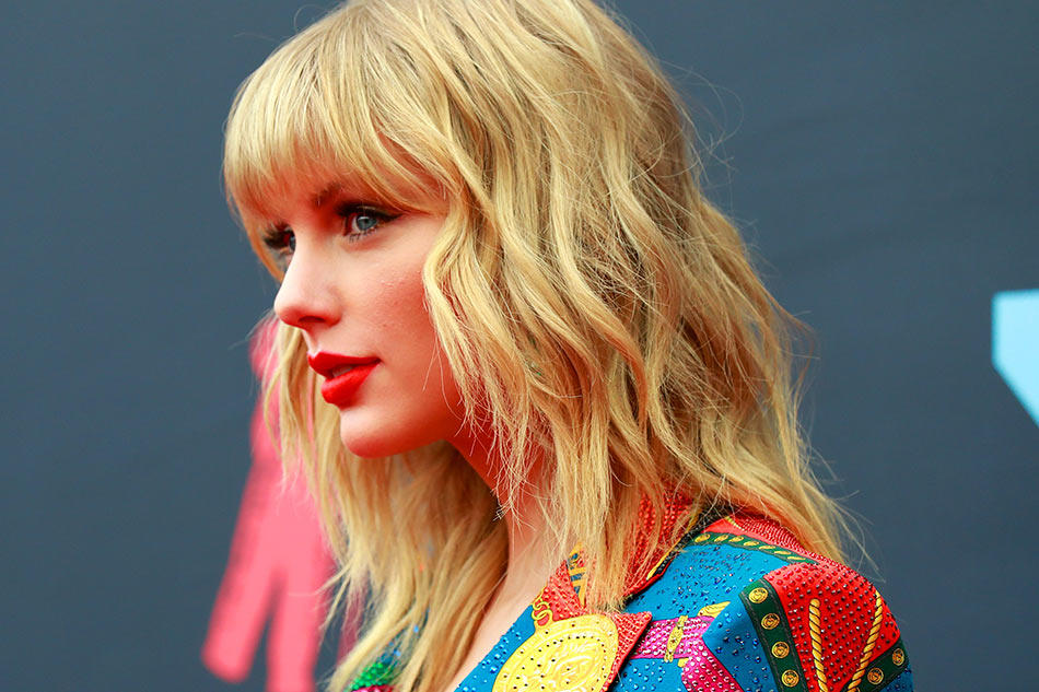 Taylor Swifts Lover Album Breaks New Record In China