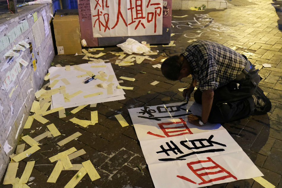 Amid gleaming skyscrapers, Hong Kong's poor set aside hardships and join protests - ABS-CBN News