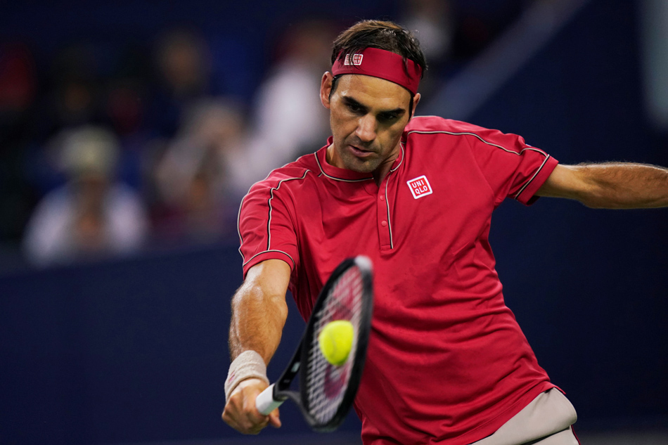 Tennis: Flustered Federer edges into Shanghai quarter-finals