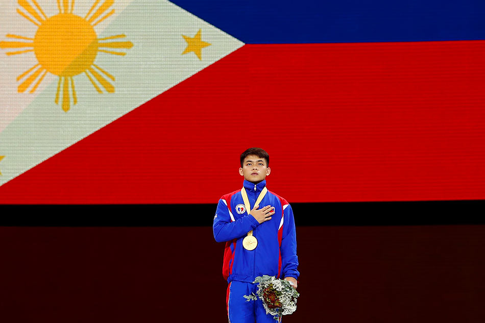Unang gold: Gymnast na si Carlos Yulo lumikha ng kasaysayan para sa Pilipinas 1