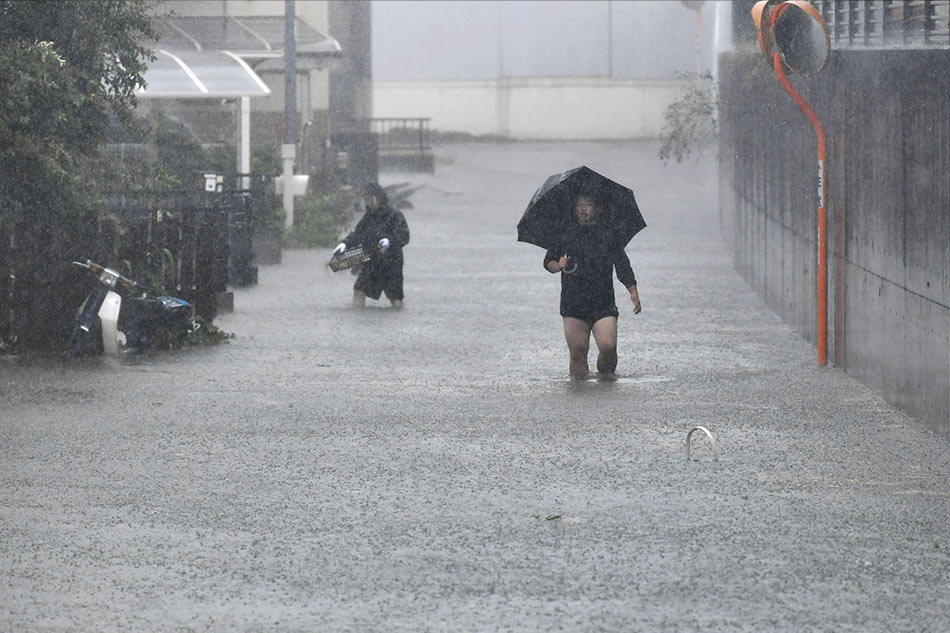 2 dead as Typhoon Hagibis batters Japan with &#39;unprecedented&#39; rain 1