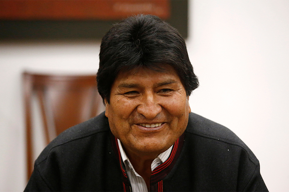 Helicopter carrying Bolivia president makes emergency landing | ABS-CBN News Helicopter carrying Bolivia president makes emergency landing | ABS-CBN News