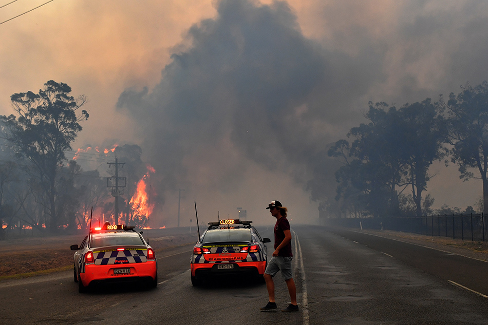 Two Australian volunteer firefighters killed in truck accident while battling bushfires
