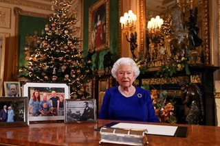 Queen admits 'bumpy' year in Christmas message
