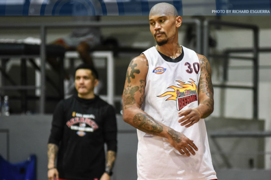 SMB's Santos, Nabong, Tubid suspended for scuffle in Beermen