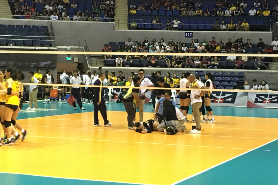 UAAP: UST&#39;s Alessandrini stretchered out after knee injury 1