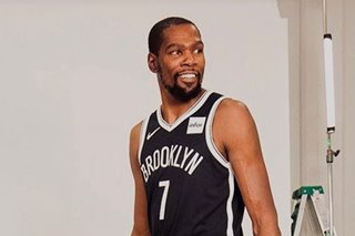 NBA: Nets show Durant in new No. 7 jersey, Irving working out