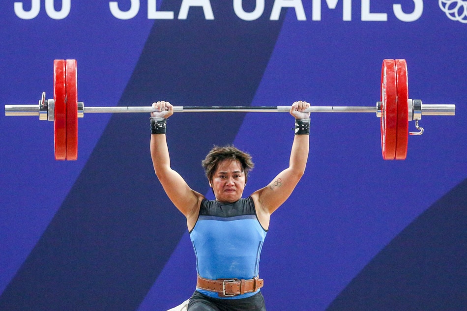 Hidilyn Diaz qualifies for Olympics, but misses podium at Asian Weightlifting tilt 1