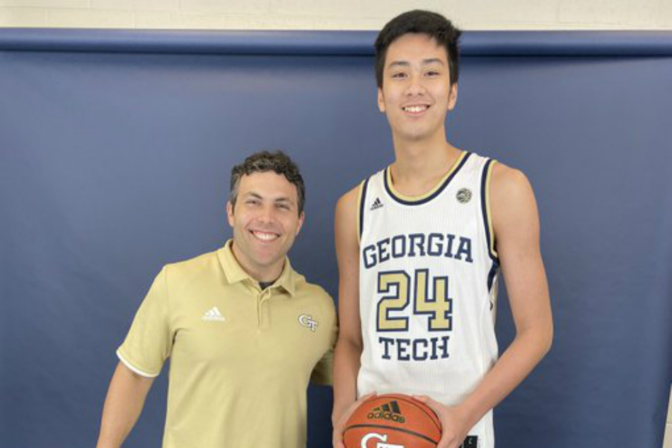Basketball Kai Sotto Checks Out University Of Kentucky Georgia