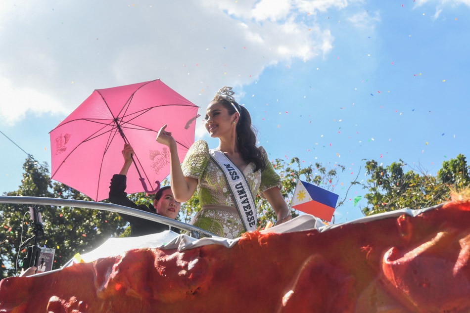 IN PHOTOS: &#39;Tireless&#39; Catriona Gray takes to the streets of pageant-crazy Manila 3