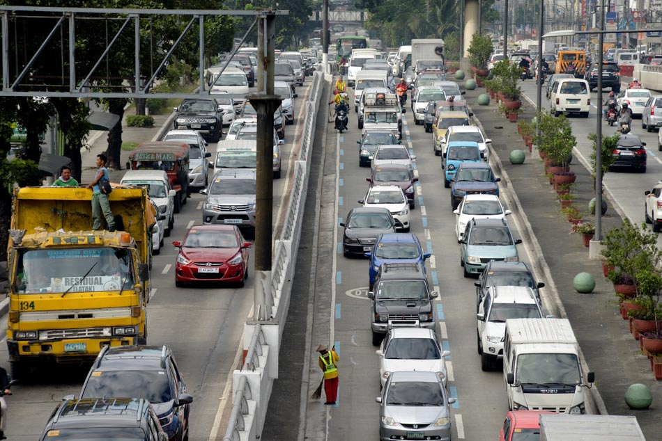 Chaos, gridlock a daily ordeal for Manila's long-suffering commuters ...