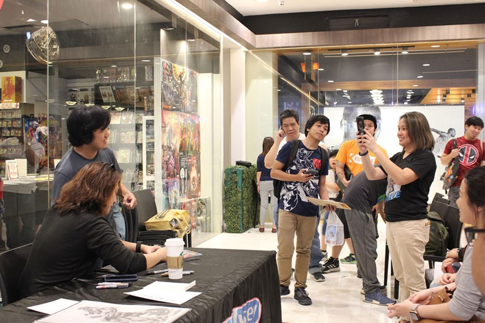 Filipina superhero Wave comic launch, signing draws thousands of fans 5