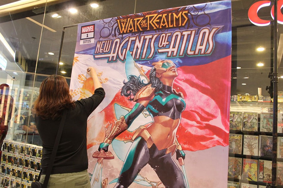 Filipina superhero Wave comic launch, signing draws thousands of fans 2