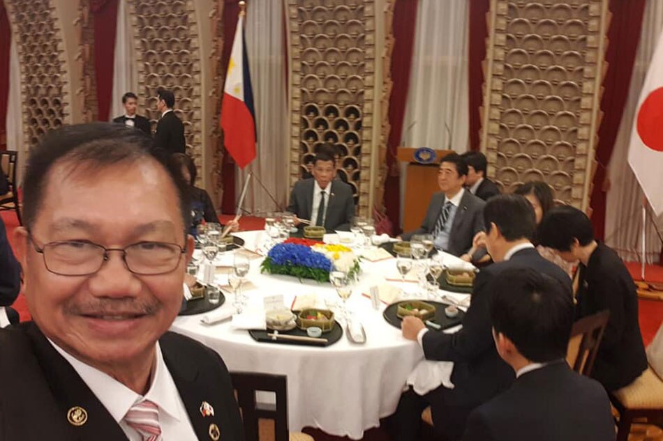 LOOK: Duterte dines with Japan PM Abe before flying back to Manila 2