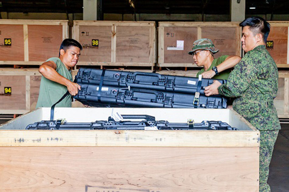 US delivers new rifles to the Philippines 1