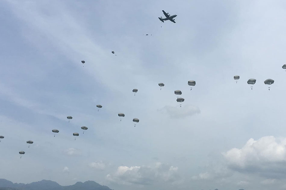 500 paratroopers ng Amerika, PH lumahok sa airborne exercise 1