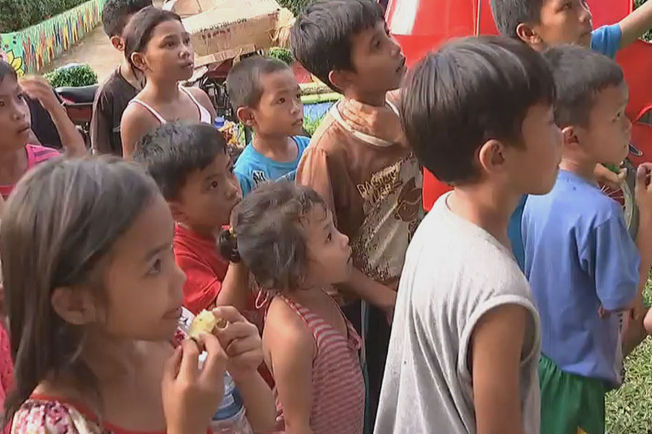 Tv Mga Laruan Hatid Sa Evacuation Center Sa Cotabato Para Sa Mga Bata Abs Cbn News 7701