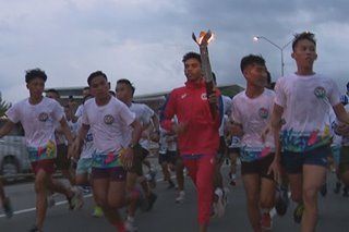 Halos 6,000 runners nakiisa sa SEA Games torch run sa Cebu