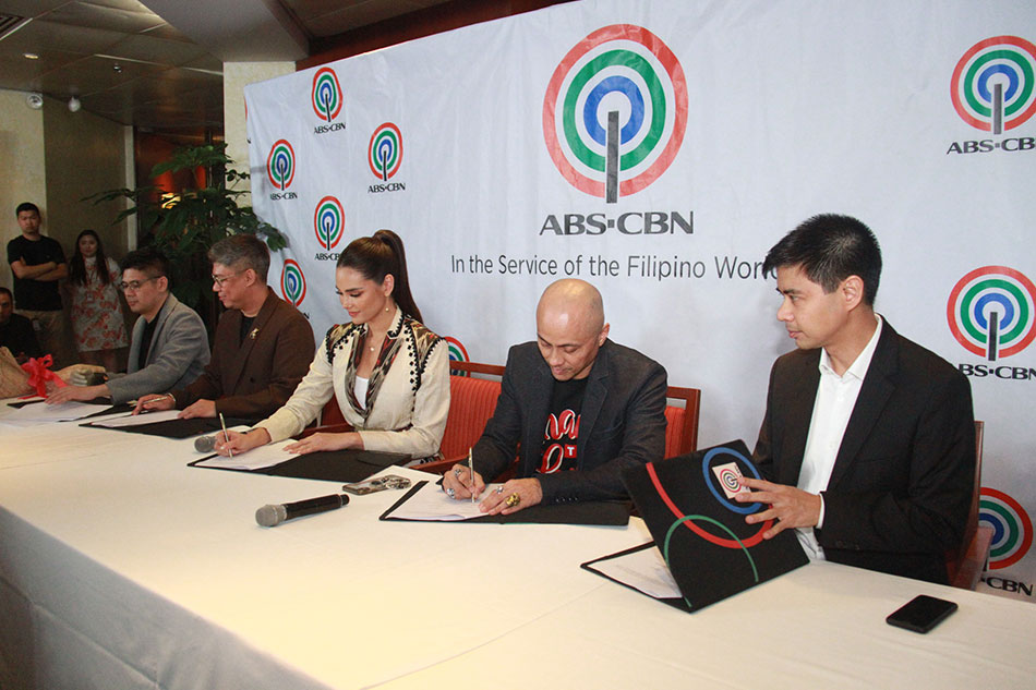 Catriona Gray Officially Signs With ABS-CBN For Book Deal