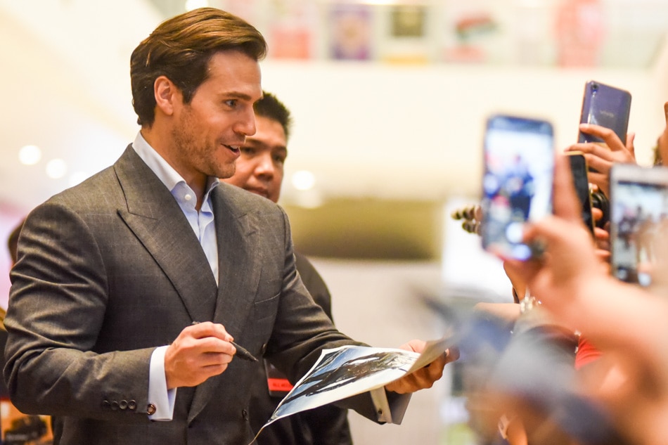 IN PHOTOS: ‘The Witcher’ star Henry Cavill meets fans in Manila 3