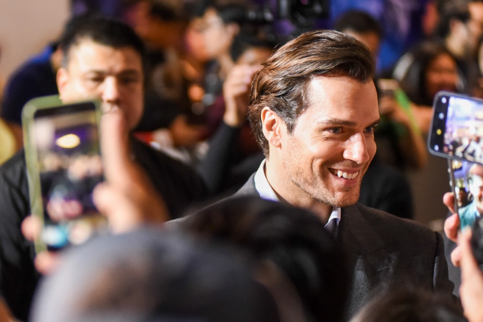 IN PHOTOS: ‘The Witcher’ star Henry Cavill meets fans in Manila 6