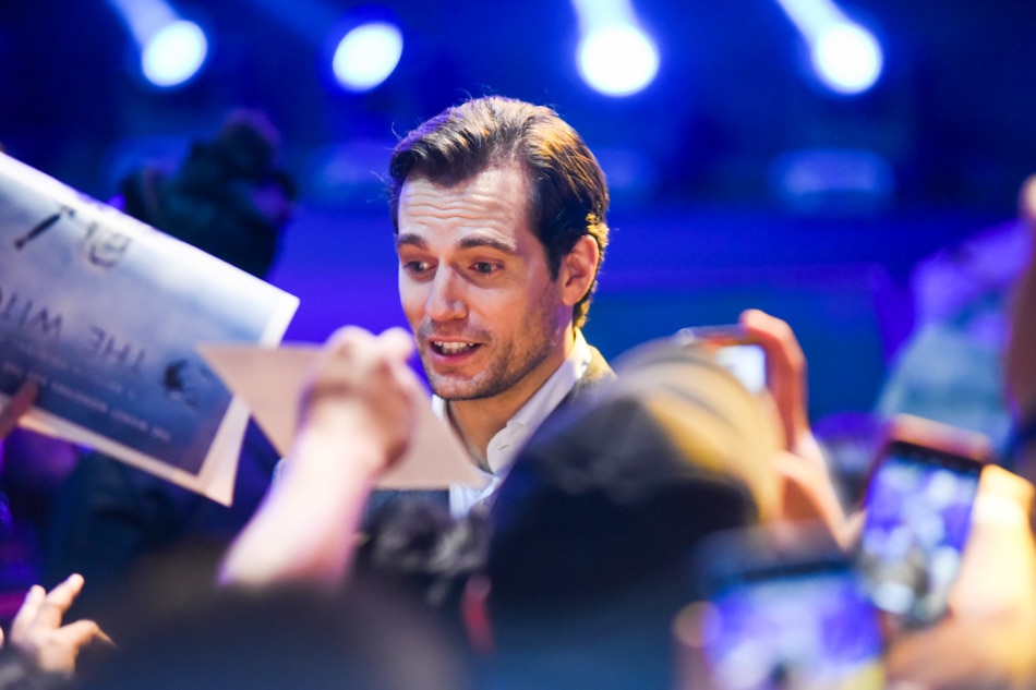 IN PHOTOS: ‘The Witcher’ star Henry Cavill meets fans in Manila 9