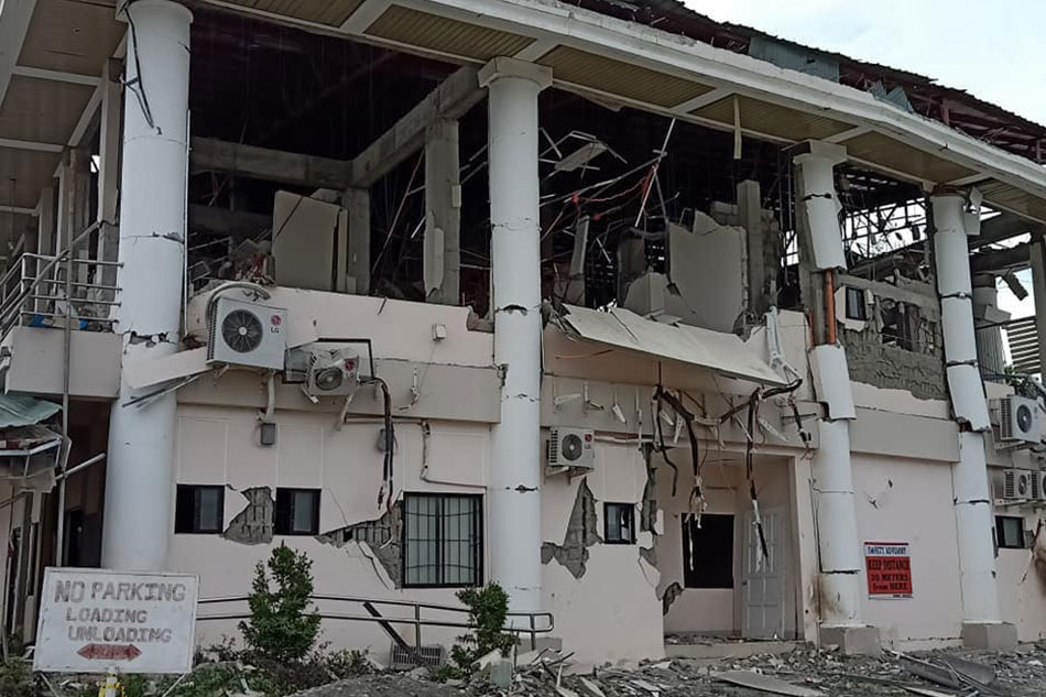 The ANC Brief: Quake shakes Mindanao 1