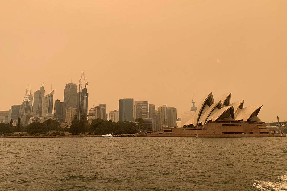Australia firefighters accidentally spread blaze ahead of heatwave 1