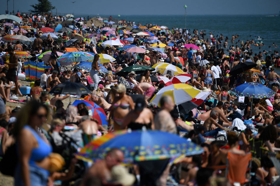Heatwave hits UK amid COVID19 pandemic