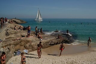 Rio to make beachgoers reserve space via app