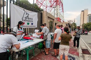 Supporters sign people's initiative calling for ABS-CBN franchise grant