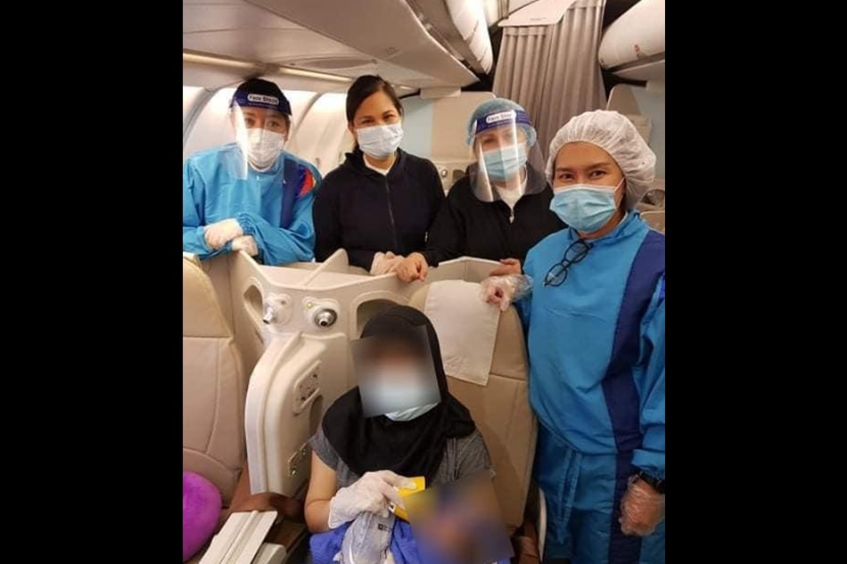Birth at 30,000 feet: PAL flight attendants deliver baby boy 2