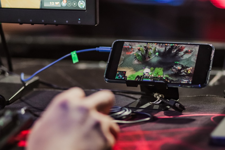 PLDT demos 5G tech with cloud gaming tournament in esports hub 1