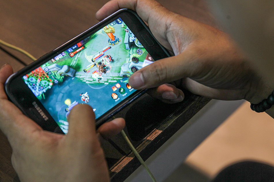 Mobile games thrive, even as pandemic keeps players home