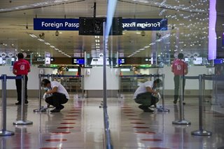 Quarantine rules niluwagan para sa mga pasaherong nabakunahan sa Pinas
